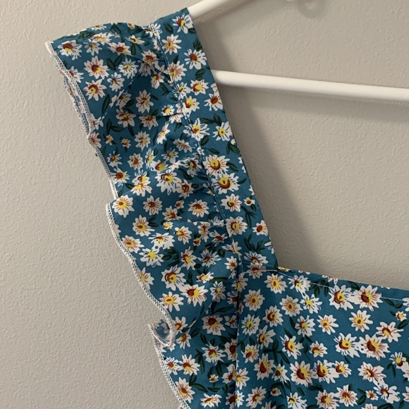 Shein floral dress - Picture 4 of 9